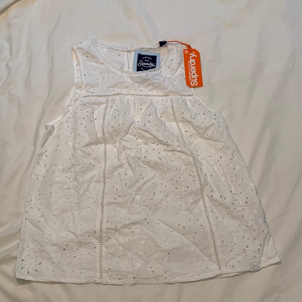 VINTAGE SUPERDRY White Shelly Schiffli Vest in US size 6.